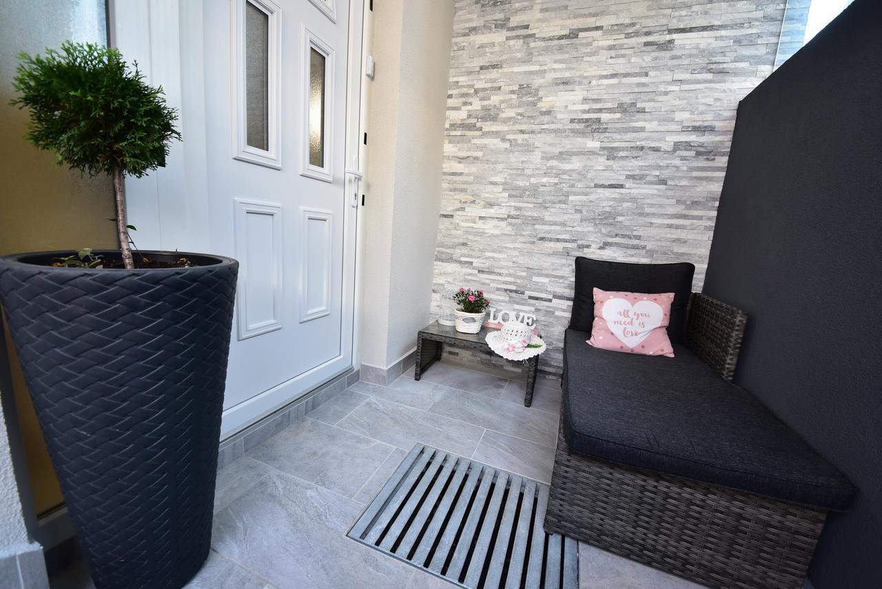 Tyra Delux Apartment ซาดาร์ ภายนอก รูปภาพ